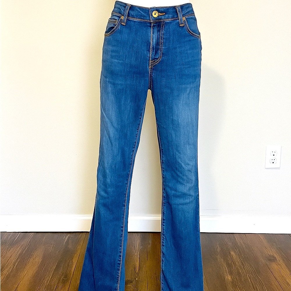 Elie Tahari Blue Relaxed Jeans with Subtle Fading